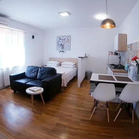 Apartments Josipa Porec Exterior photo