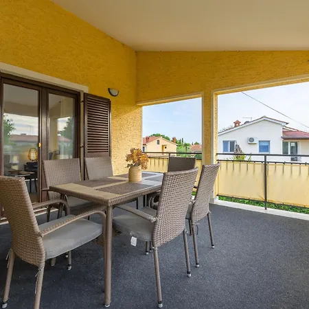 Apartments Josipa Porec Exterior photo