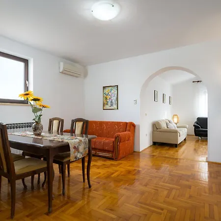 Apartments Josipa Porec Exterior photo