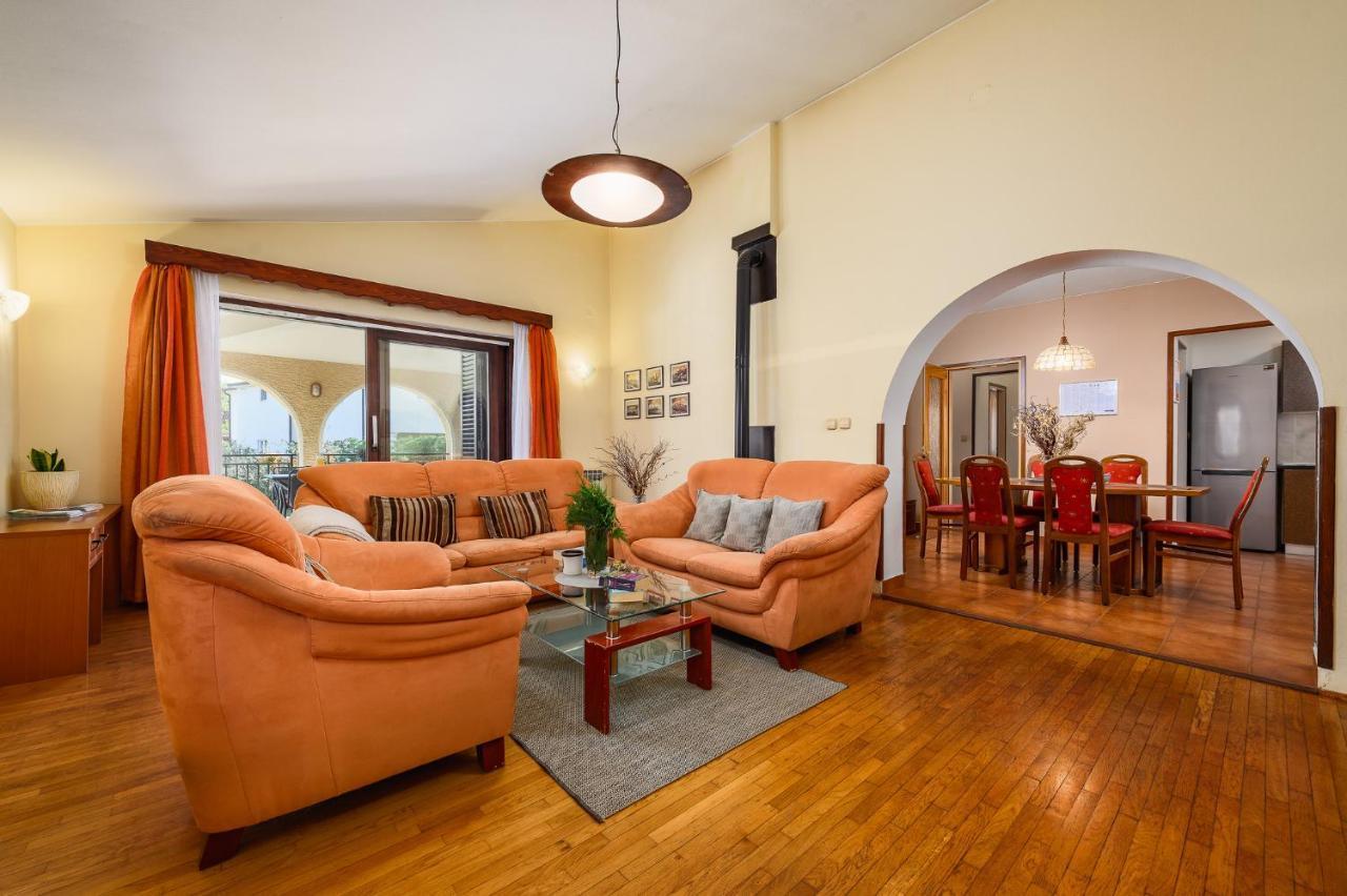 Josipa Apartment *